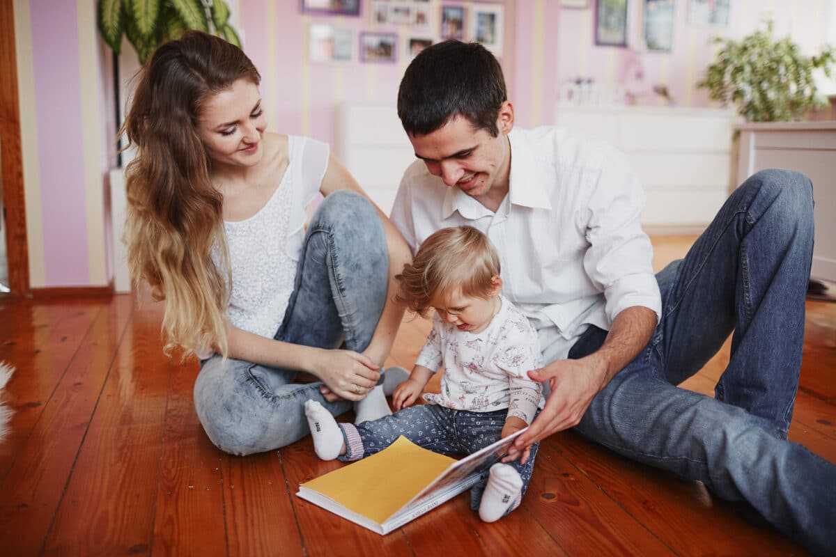 9 Best FAMILY Devotions To Bring Kids & Parents Together