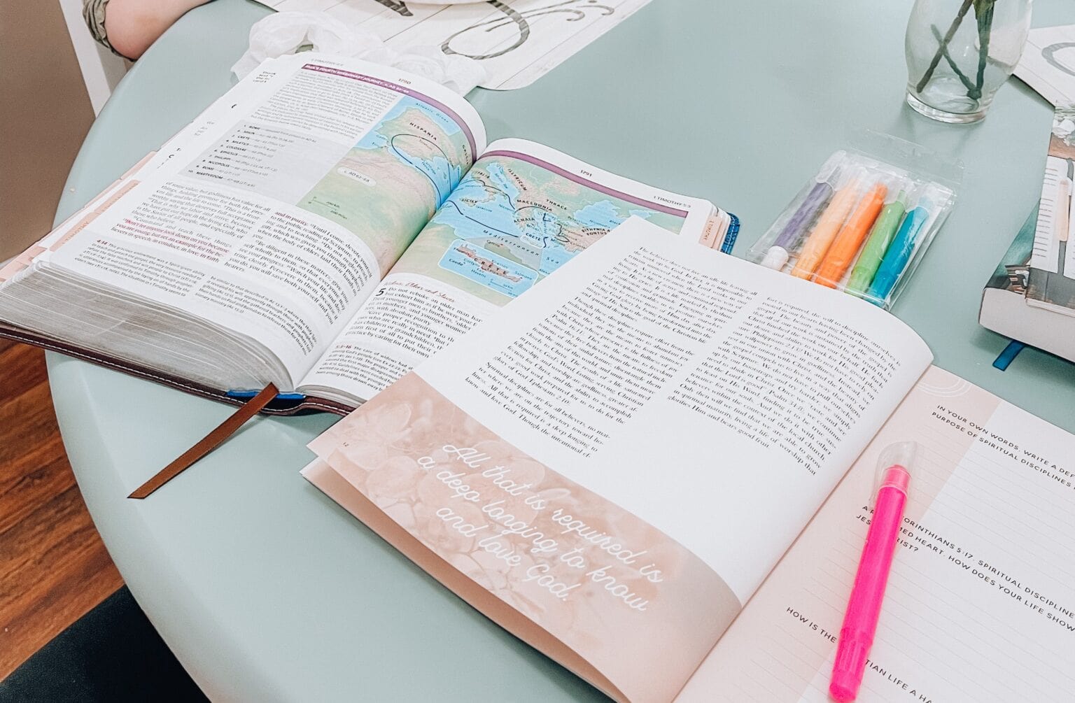 Best Study Bibles For Women Who Want To Grow In Faith | Mindy Jones Blog
